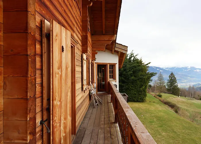 Chalet Avec Charme Et Vue à Crans-Montana