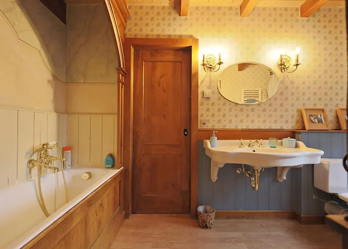 Avec Charme Et Vue à *